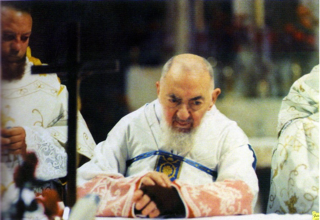 padre pio altare 2